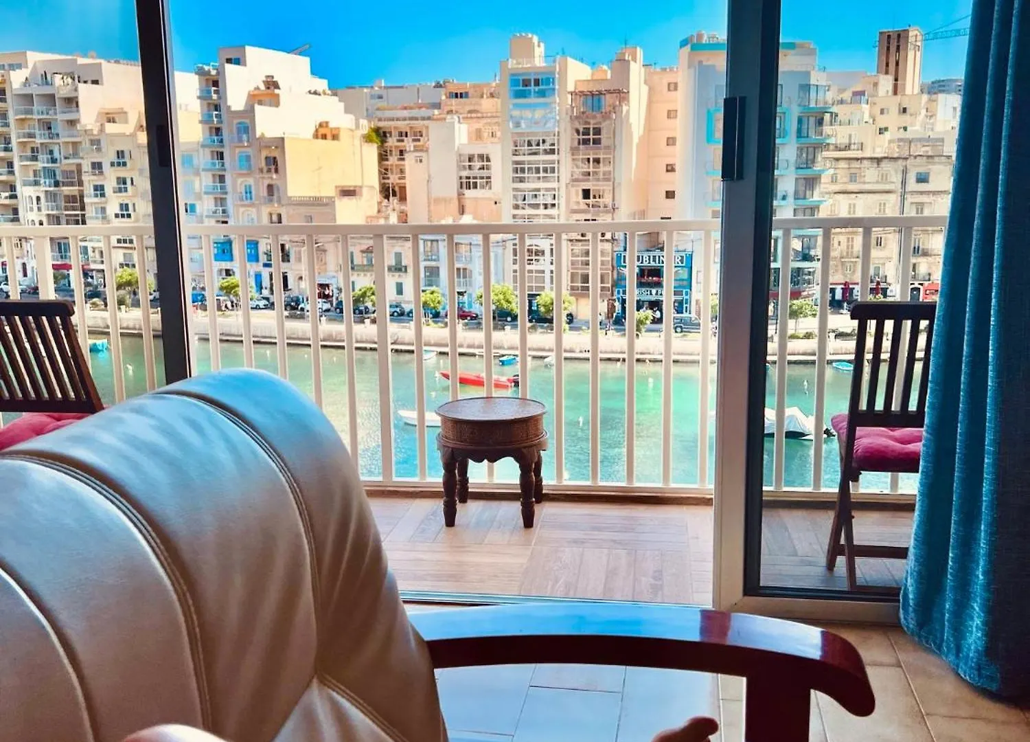 S2 Single Room, Shared Bathroom Saint Julian's